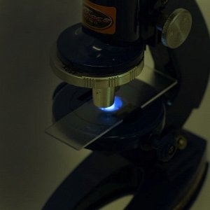 Микроскоп детский «Юный исследователь» 2 в 1 , с подсветкой, сменным дисплеем и аксессуарами