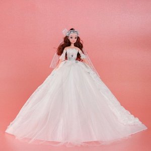 Кукла на подставке «Принцесса», белое платье со шлейфом