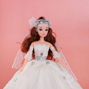 Кукла на подставке «Принцесса», белое платье со шлейфом