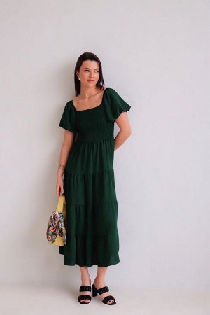 Платье зеленое с многоярусной юбкой