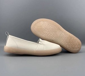 Лоферы из натур. кожи мягкие, верх на резинке, белый