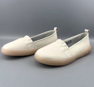 Лоферы из натур. кожи мягкие, верх на резинке, белый