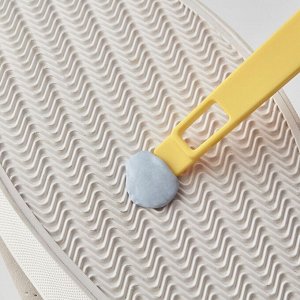 IKEA PEPPRIG, Щетка для обуви 2 в 1 со скребком, зеленая/желтая