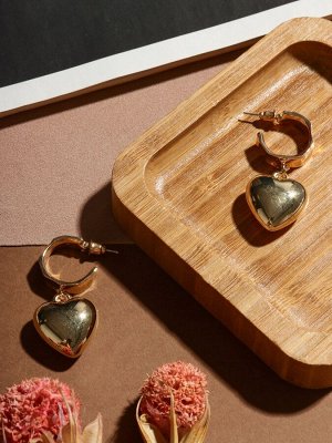 Серьги пластик «Сердца» объёмные, цвет золото