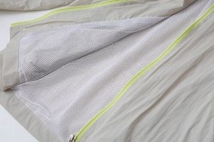 Ветровка летняя тонкая с капюшоном на молнии, серый