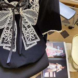 Черная футболка с круглым вырезом с принтом, с короткими рукавами