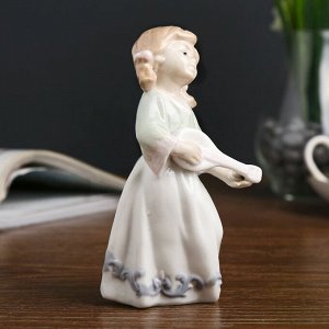 Сувенир керамика "Малышка с мандолиной" 13,5х6,5х6,5 см