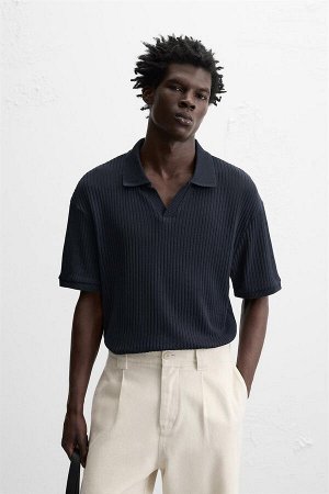 Трикотаж ЦВЕТ как на первом фото РУБАШКА ПОЛО С ОТКРЫТЫМ УЗОРОМ (POLOSHIRT MIT AJOURMUSTER) Рубашка-поло прямого кроя. Воротник-лацкан с разрезом спереди и короткими рукавами. Ребристая отделка. СОСТА