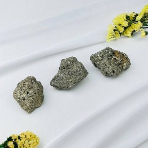 Кристалл из Пирита