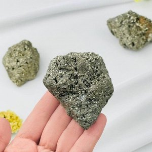 Кристалл из Пирита