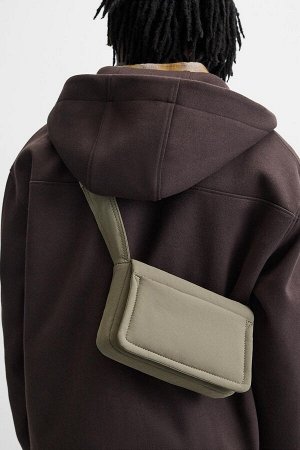Сумка Нейлоновая сумка через плечо с клапаном ЦВЕТ как на первом фото (UMH?NGETASCHE AUS NYLON MIT ?BERSCHLAG) Сумка через плечо из функциональной ткани. Основное отделение с клапаном и магнитной заст