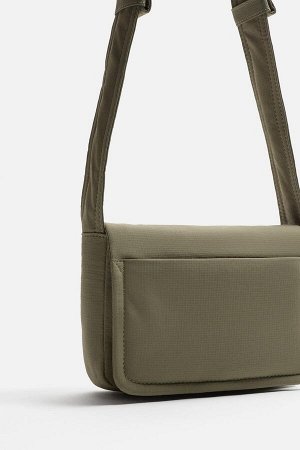 Сумка Нейлоновая сумка через плечо с клапаном ЦВЕТ как на первом фото (UMH?NGETASCHE AUS NYLON MIT ?BERSCHLAG) Сумка через плечо из функциональной ткани. Основное отделение с клапаном и магнитной заст