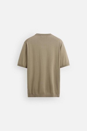 Футбока ЦВЕТ как на первом фото ТРИКОТАЖНАЯ ФУТБОЛКА СТАНДАРТНОГО КРОЯ (T-SHIRT IM REGULAR-FIT AUS STRICK) Футболка прямого кроя из трикотажного полотна с добавлением хлопка и лиоцелла. Круглый вырез 