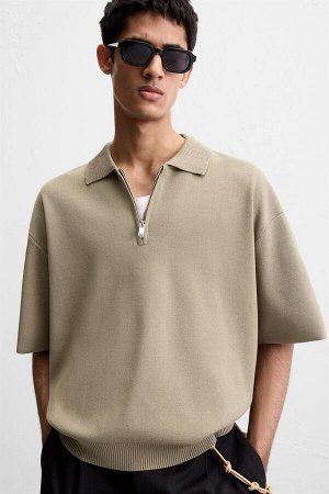Трикотаж ЦВЕТ как на первом фото ТРИКОТАЖНАЯ РУБАШКА-ПОЛО СВОБОДНОГО КРОЯ (RELAXED-FIT-POLOSHIRT AUS STRICK) Трикотажная рубашка-поло свободного кроя. Отложной воротник с застежкой-молнией спереди. Ко