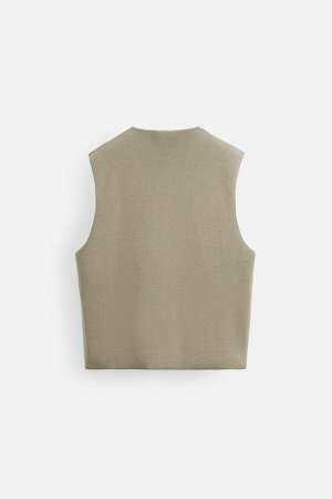 Трикотаж ЦВЕТ как на первом фото ВЯЗАНЫЙ ЖИЛЕТ СВОБОДНОГО КРОЯ (RELAXED-FIT-STRICKWESTE) Вязаный жилет свободного кроя. V-образный вырез и без рукавов. СОСТАВ МАТЕРИАЛА, ИНСТРУКЦИИ ПО УХОДУ И ПРОИСХОЖ