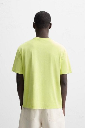 Футбока ЦВЕТ как на первом фото Футболка прямого кроя с эффектом потертости (T-SHIRT IM REGULAR-FIT IN VERWASCHENER OPTIK) Футболка прямого кроя. Круглый вырез и короткие рукава. Выцветший вид. Издели