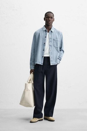 Рубашка ЦВЕТ как на первом фото ДЖИНСОВАЯ РУБАШКА СВОБОДНОГО КРОЯ (BOXY-FIT-HEMD AUS DENIM) Рубашка свободного кроя из хлопкового денима. Воротник с лацканами и длинные рукава с манжетами на пуговицах