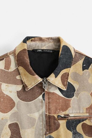 Жакет ЦВЕТ как на первом фото КУРТКА С АБСТРАКТНЫМ ПРИНТОМ (JACKE MIT ABSTRAKTEM PRINT) Куртка свободного кроя из хлопчатобумажной ткани с легкой подкладкой. Воротник с лацканами и длинные рукава с ма