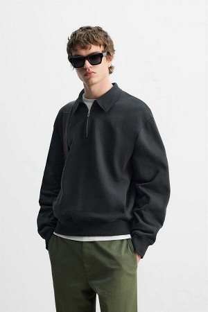Свитшот ЦВЕТ как на первом фото ТОЛСТОВКА-ПОЛО С МОЛНИЕЙ (POLO-SWEATSHIRT MIT REISSVERSCHLUSS) Рубашка-поло свободного кроя из плотной хлопчатобумажной ткани с махровой подкладкой. Отложной воротник с