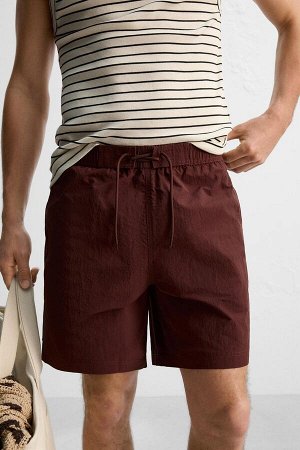 Шорты ЦВЕТ как на первом фото ДЛИННЫЕ ПЛАВКИ СО ШНУРОМ (LANGE BADEHOSE MIT KORDE) Плавки из функциональной ткани. Эластичный пояс с завязкой. Боковые карманы и накладной задний карман. внутренняя подк