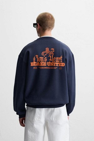 Свитшот ЦВЕТ как на первом фото ТОЛСТОВКА С КОМБИНИРОВАННЫМИ ПРИНТАМИ (SWEATSHIRT MIT KOMBINIERTEN PRINTS) Свитшот свободного кроя из чесаной хлопковой ткани. Круглый вырез и длинные рукава. Комбиниро