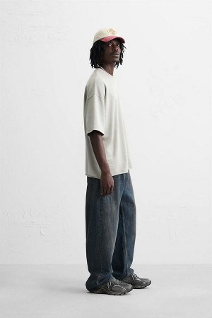 Свитшот ЦВЕТ как на первом фото СВОБОДНАЯ ТОЛСТОВКА С ЭФФЕКТОМ ПОТЕРТОСТИ (RELAXED-FIT-SWEATSHIRT IN VERWASCHENER OPTIK) Толстовка свободного кроя. Круглый вырез и короткие рукава. Неровный подол. Выц