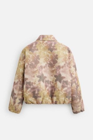 Жакет ЦВЕТ как на первом фото КУРТКА С ЦВЕТОЧНЫМ УЗОРОМ (JACKE MIT BLUMENMUSTER) Куртка свободного кроя из фактурной ткани. Воротник с лацканами и длинные рукава с эластичными манжетами. Карманы на бе