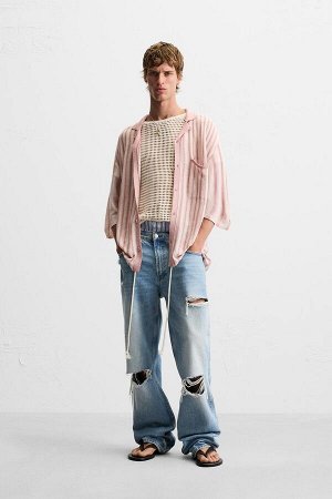 Трикотаж ЦВЕТ как на первом фото ЖАККАРДОВАЯ РУБАШКА ИЗ ТКАНОЙ ТКАНИ (JACQUARD-HEMD AUS WEBSTOFF) Тканая рубашка свободного кроя. Воротник-боулинг и короткие рукава. Накладной карман на груди. Застежк