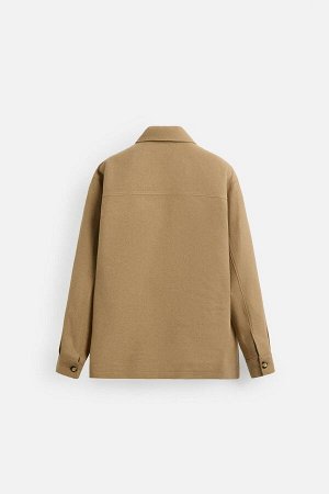 Жакет ЦВЕТ как на первом фото КУРТКА OVERSIZE FIT (OVERSIZE-FIT-JACKE) Куртка свободного кроя. Воротник с лацканами и длинные рукава с манжетами на пуговицах. Накладные карманы с клапанами на бедрах. 