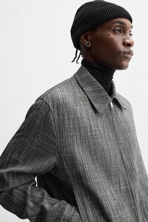 Жакет ЦВЕТ как на первом фото УКОРОЧЕННАЯ КУРТКА ОГРАНИЧЕННОЙ СЕРИИ (CROPPED-FIT-JACKE LIMITED EDITION) Короткая куртка из ткани с вискозой. Воротник с лацканами и длинные рукава с застежкой на пугови
