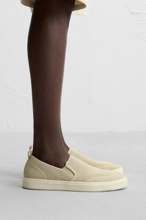Обувь ЦВЕТ как на первом фото КРОССОВКИ ИЗ ТКАНИ С ТРИКОТАЖОМ (SNEAKER AUS STOFF MIT STRICK) Кроссовки-слипоны из дышащего трикотажного материала. Эластичные вставки по бокам облегчают надевание и сня