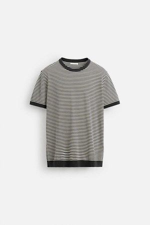 Футбока ЦВЕТ как на первом фото ПОЛОСАТАЯ ТРИКОТАЖНАЯ ФУТБОЛКА (GESTREIFTES STRICK-T-SHIRT) Футболка прямого кроя из хлопчатобумажного трикотажа. Круглый вырез и короткие рукава. С ребристыми манжетам