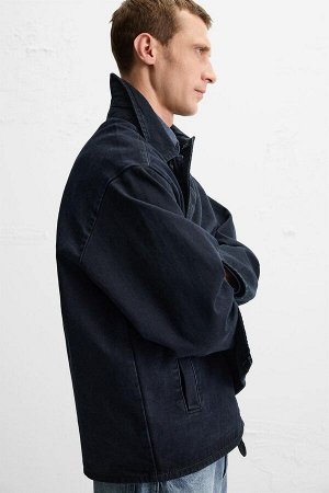 Жакет ЦВЕТ как на первом фото ДЖИНСОВАЯ КУРТКА СВОБОДНОГО КРОЯ (BOXY-FIT-JACKE AUS DENIM) Куртка свободного кроя. Воротник-лацкан и длинные рукава. Набедренные карманы и внутренний карман. Застежка на