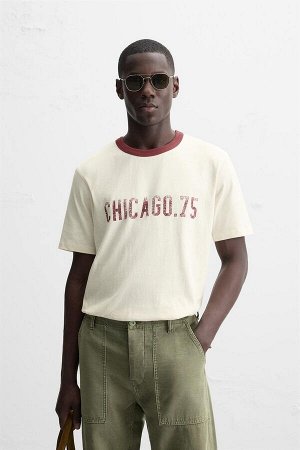 Футбока ЦВЕТ как на первом фото ФУТБОЛКА В ВИНТАЖНОМ СТИЛЕ С ПРИНТОМ (T-SHIRT IN VINTAGE-OPTIK MIT PRINT) Футболка прямого кроя. Круглый вырез и короткие рукава. Сочетание материалов с эффектом потерт