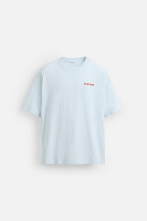 Футбока ЦВЕТ как на первом фото ФУТБОЛКА С КОМБИНИРОВАННЫМ ПРИНТОМ (T-SHIRT MIT KOMBINIERTEM PRINT) Футболка свободного кроя. Круглый вырез и короткие рукава. Контрастные комбинированные принты сперед