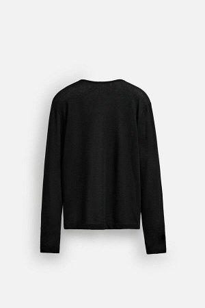 Футбока ЦВЕТ как на первом фото СЛЕГКА ПРОЗРАЧНАЯ ФУТБОЛКА С РАЗРЕЗОМ (LEICHT TRANSPARENTES T-SHIRT MIT SCHLITZ) Слегка прозрачная футболка прямого кроя из ткани с добавлением хлопка. Круглый вырез го