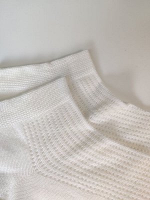 Короткие носки р. 40-45 "В сеточку" Белые