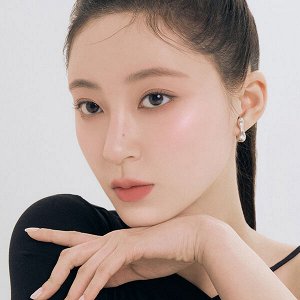 Деликатный хайлайтер с естественным финишем Rom&nd See-Through Veillighter #02 Moon Kissed Veil, 5.5г