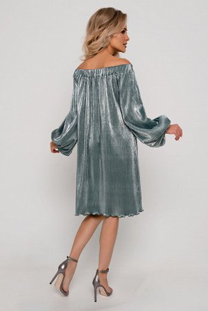 Платье Ткань: плательно-блузочного ассортимента, тонкая, гладкая, структурирована в виде "гофре".

Состав: полиэстер 92%, эластан 8%
Цвет платья: напыление на изумрудную зелень
Нарядное сияющее платье