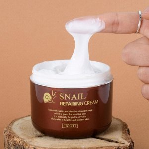 Jigott Восстанавливающий крем для лица с муцином улитки / Snail Reparing Cream, 100 мл
