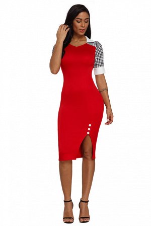 Красное офисное платье-футляр с асимметричным разрезом и клетчатыми вставками