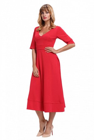 Красное платье с завышенной талией и расклешенной юбкой