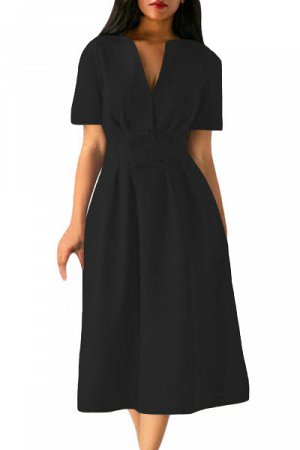 Черное платье с короткими рукавами и пышной юбкой в складку