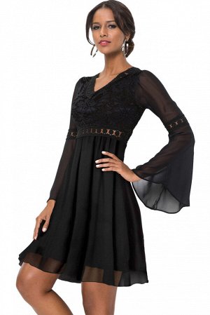 Черное шифоновое платье с кружевным лифом и воланами на рукавах