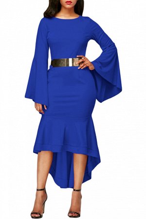 Синее приталенное платье с асимметричными воланами на юбке и рукавах