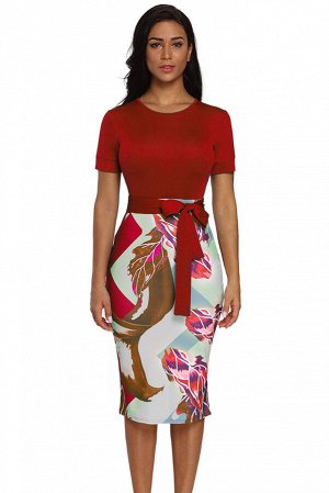Обтягивающее платье миди с красным лифом и абстрактным узором на юбке