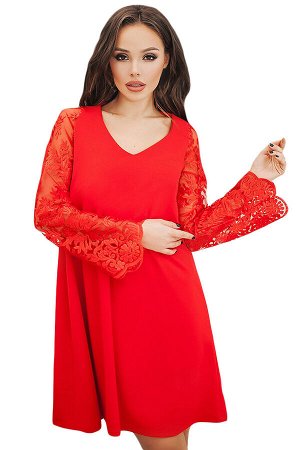 Красное платье-трапеция с V-образным вырезом и кружевными рукавами