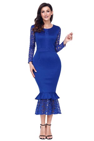Синее платье-футляр с кружевными рукавами и оборкой на юбке