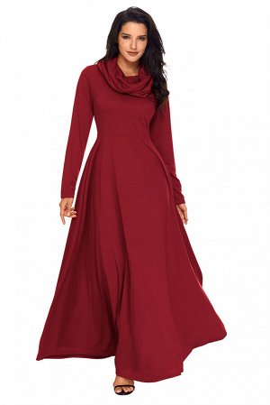 Бордовое приталенное платье с воротом-хомутом и расклешенной длинной юбкой
