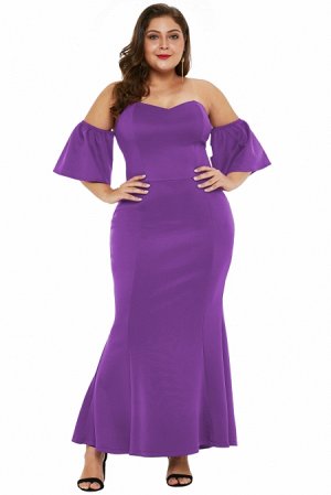 Фиолетовое платье-русалка с открытыми плечами и спущенными рукавами-воланами